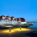 بيت للعطل Luxury With Sea View *